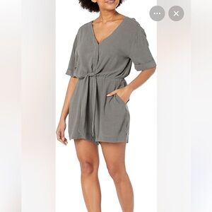Splendid moss V-Neck jumper , romper